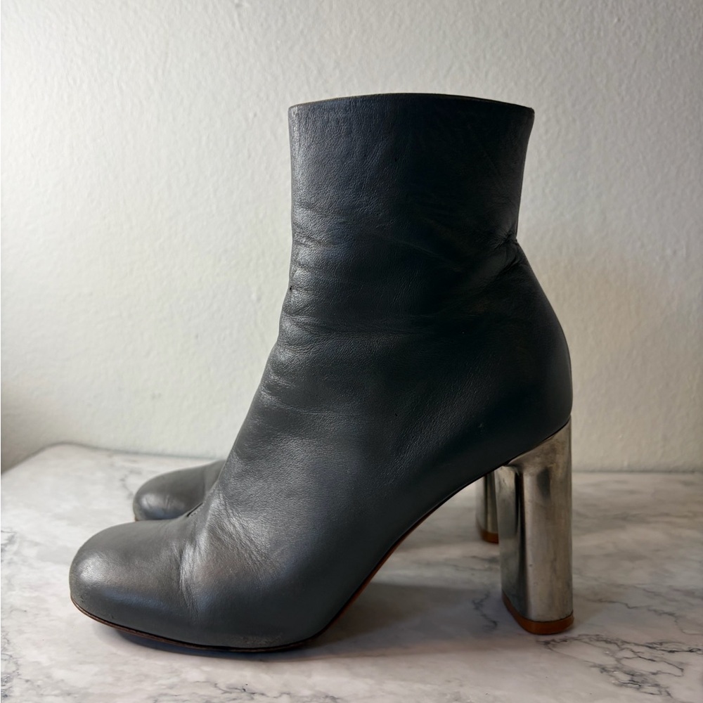 Celine Gray Leather Boots comfortable fit for any occasion - Picture 9 of 15